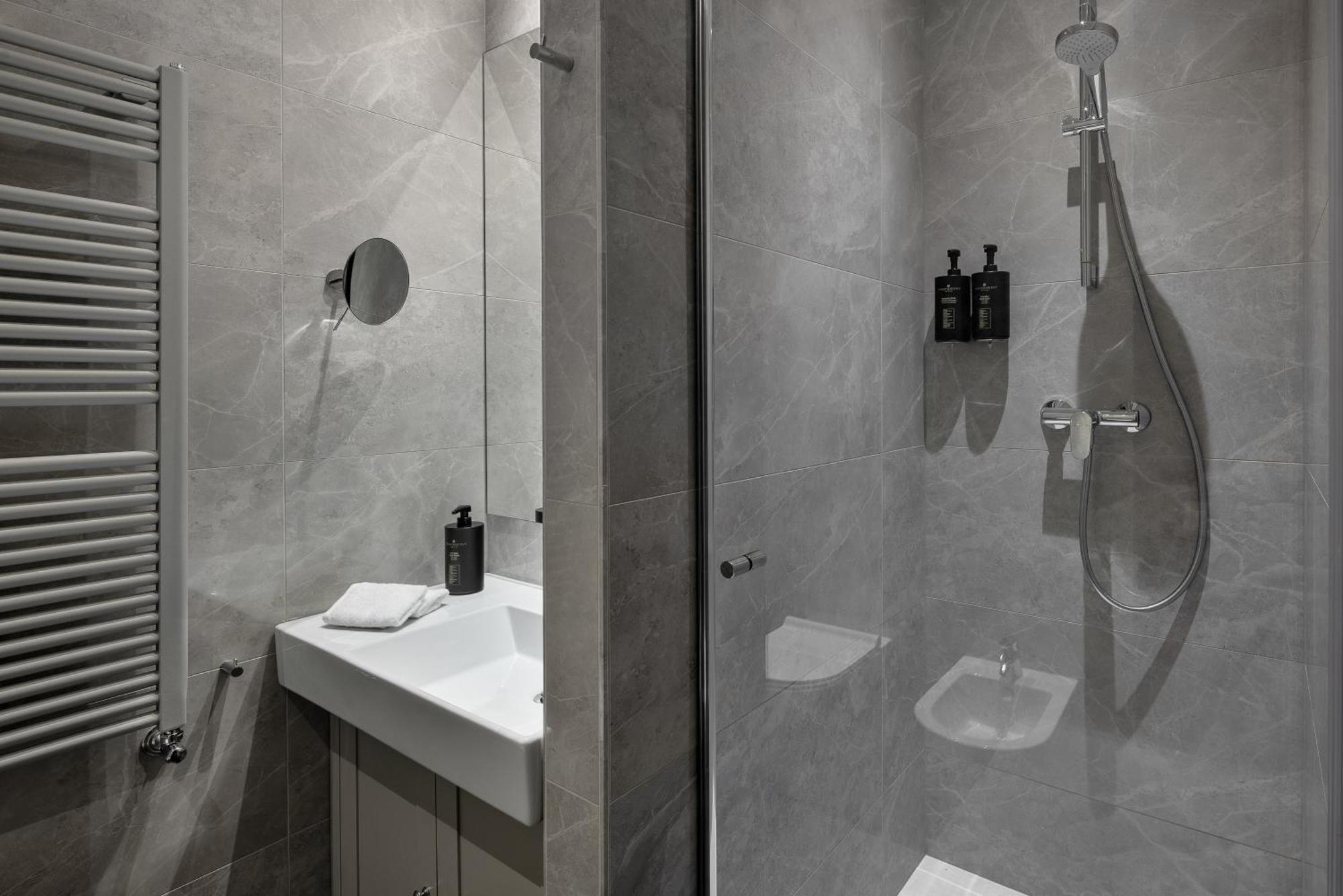 Porta Nera Private Living Hotel *